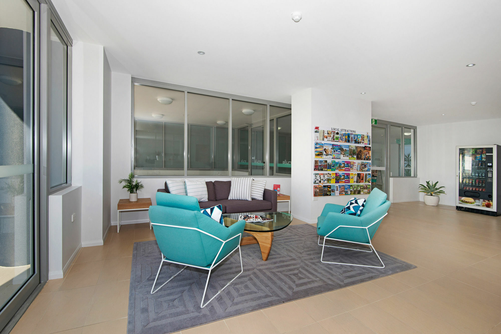 טאונסביל Allure Hotel & Apartments מראה חיצוני תמונה