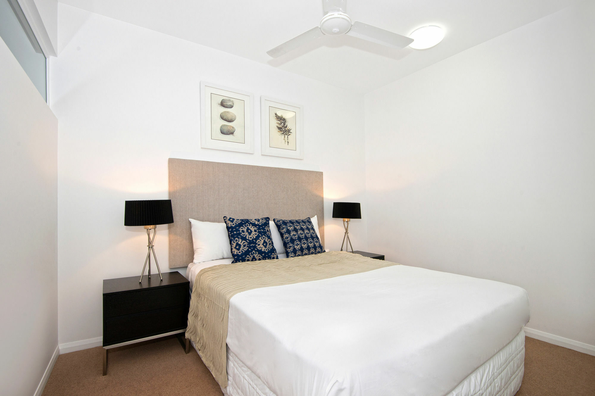 טאונסביל Allure Hotel & Apartments מראה חיצוני תמונה
